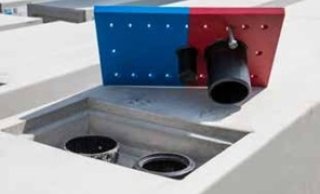 Figuur 4: Door de putdeksel om te draaien verandert de waterafvoer van perssap naar percolaatwater.
