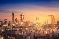 De industrie heeft flink geïnvesteerd is de huidige fabrieken en die zijn niet zomaar om te bouwen. De industrie heeft flink geïnvesteerd is de huidige fabrieken en die zijn niet zomaar om te bouwen.