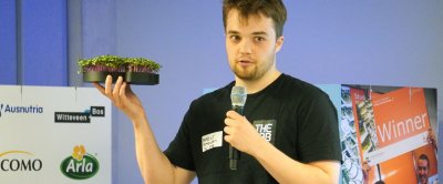 Marcus toont het Astrogel-prototype tijdens de demodag. Foto: Floor Wiegerinck.