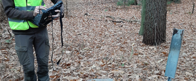Beschrijving van het bodemprofiel op de locatie van de NBI-opname. De bovenkant van het bodemprofiel ligt aan de onderkant van de foto.